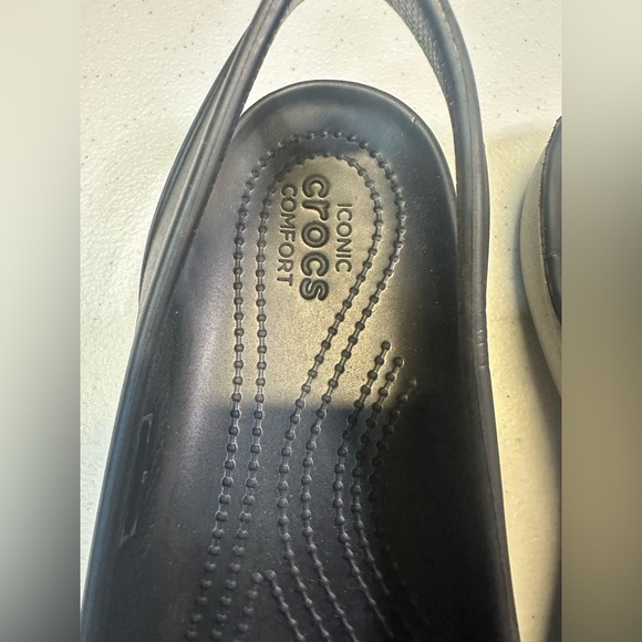 Crocs Iconic Comfort Olivia II Women 10 Black Slingback Toe Detail Slip on Flats - Picture 3 of 8